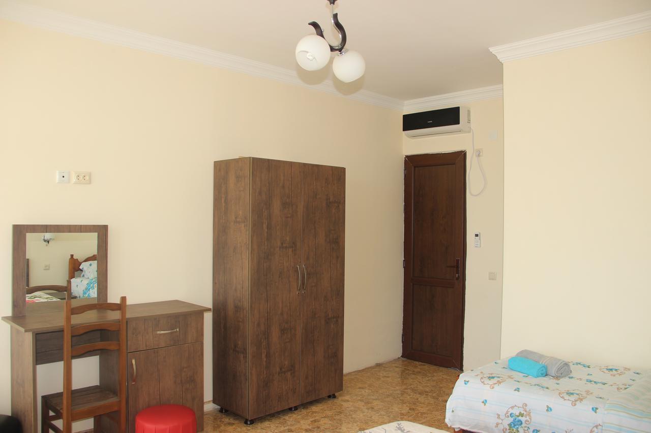 Badu Guest House Kvariati Esterno foto