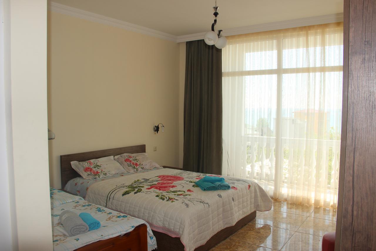 Badu Guest House Kvariati Esterno foto