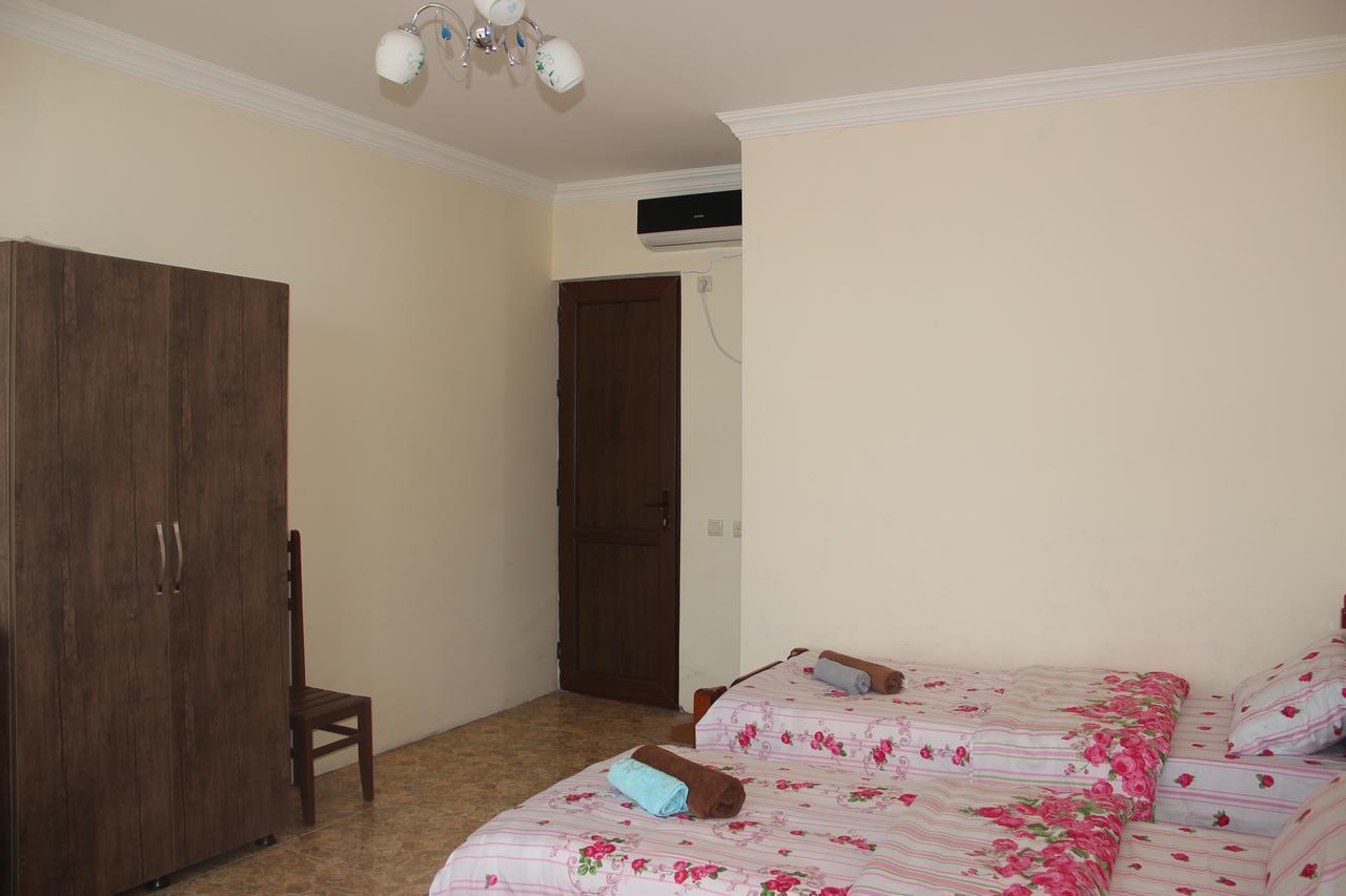 Badu Guest House Kvariati Esterno foto