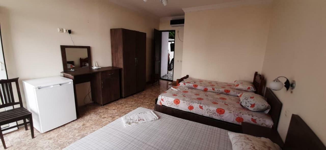Badu Guest House Kvariati Esterno foto